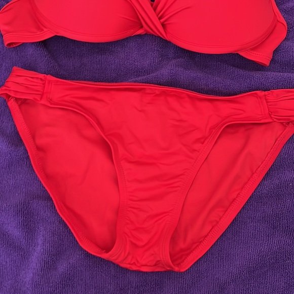 Red Bikini - Picture 2 of 5